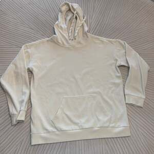 Andrew Marc Hoodie Women Size Medium Cream Ribbed Polyester Long Sleeve Pullover